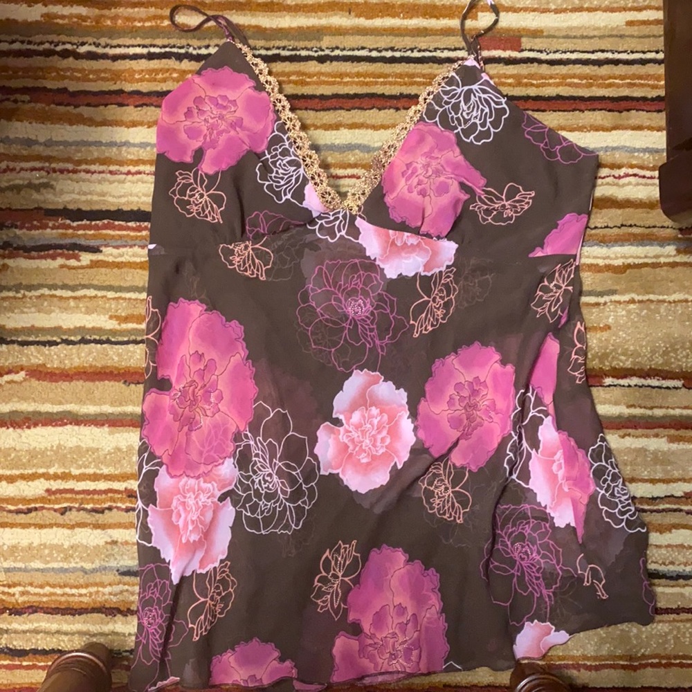 Cute floral flowy top